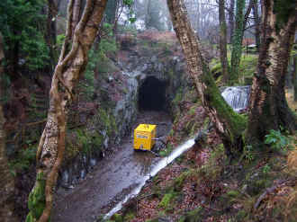 S9_BWH10-12-06Goat Tunnel north portal.jpg (88874 bytes)